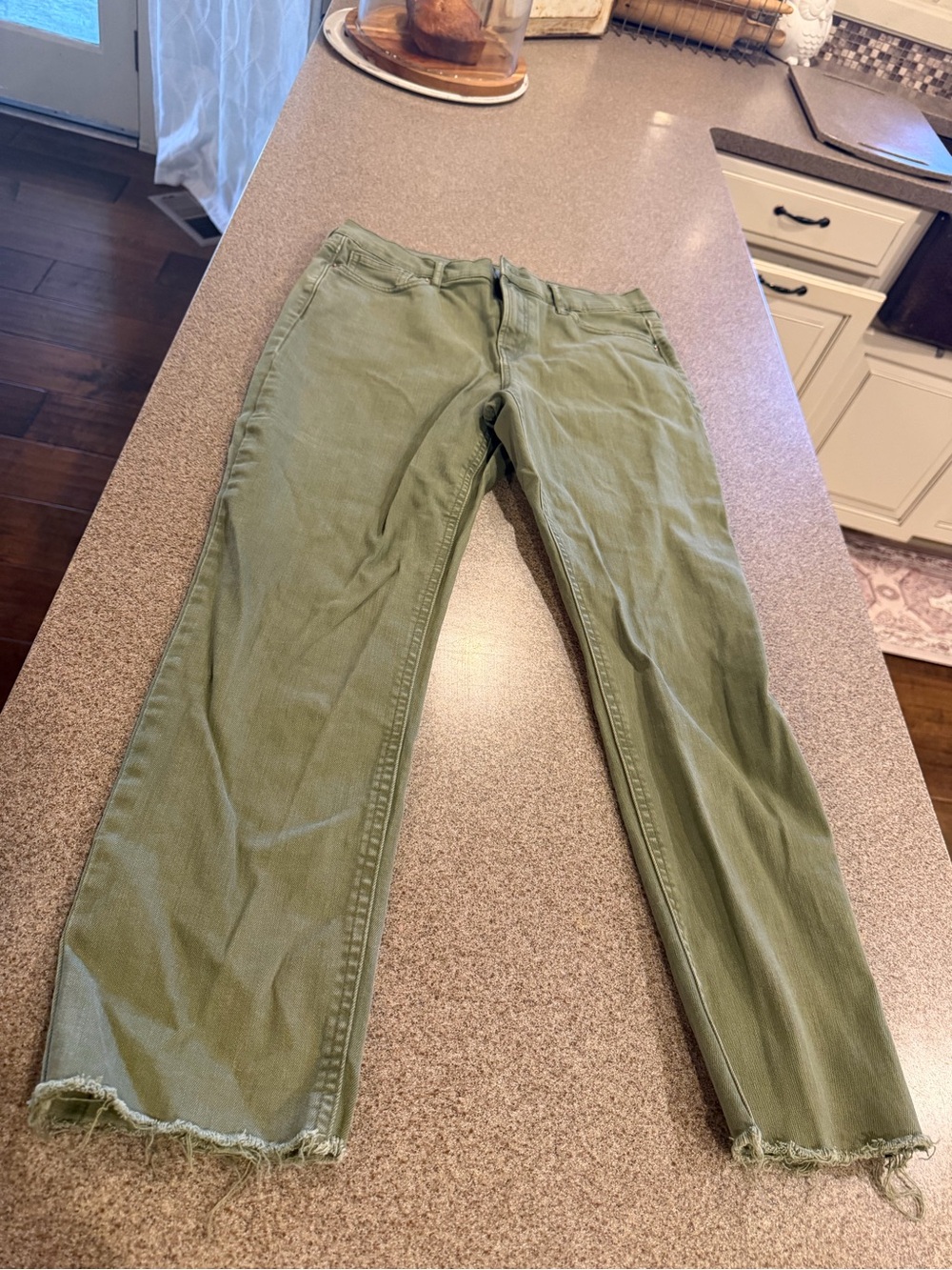 Old Navy Olive Green Cropped Straight-Leg Pants with Frayed Hem